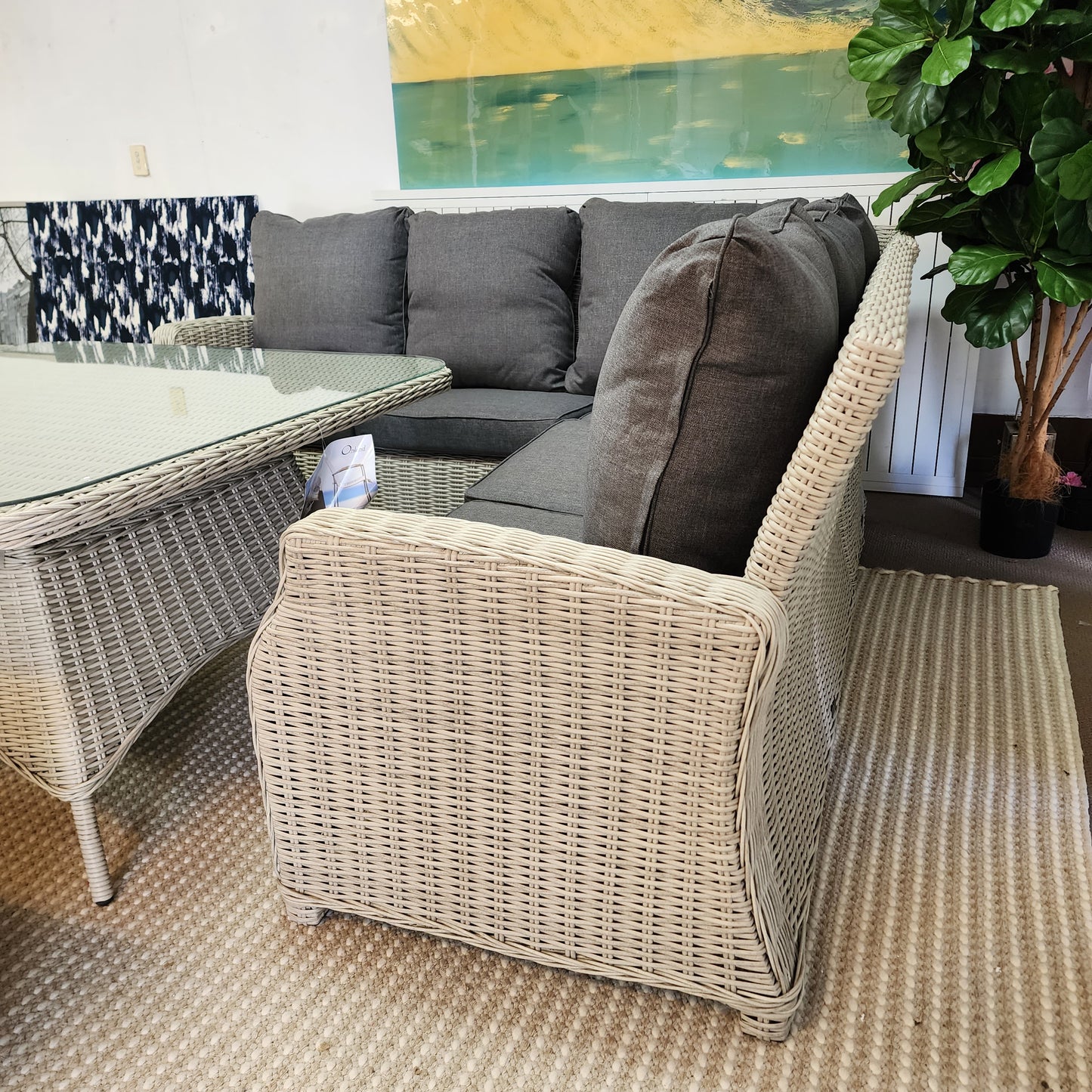 Large corner outdoor entertaining setting