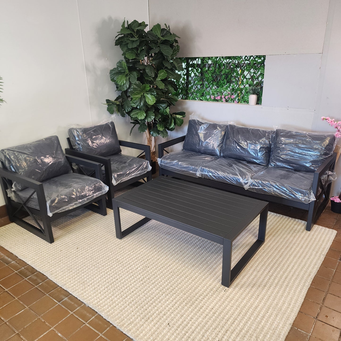 Westhampton 4 piece Lounge